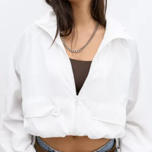 Short lightweight jacket with hood